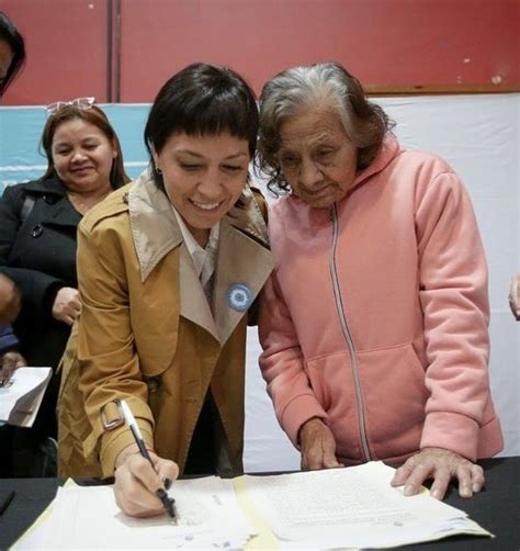 Regularización dominial se firmaron 100 escrituras con familias de