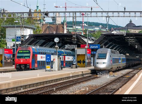 Zürich, Schweiz : S-Bahnhof Zürich HB Hauptbahnhof Switzerland Stock ...