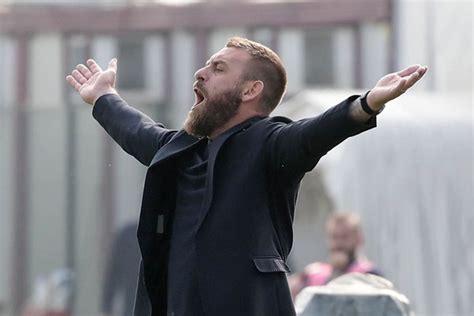 Ufficiale De Rossi Nuovo Allenatore Della Roma Contratto Fino A