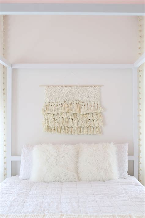 White Wall Décor: 15 Styling Tricks for Walls | StyleCaster