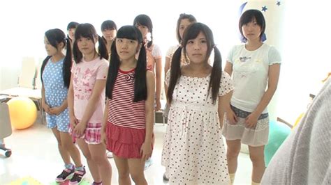 想像してみてください、あなたはミニアイドル育成所の講師。10人の純真無垢な少女たちを密室に閉じ込めたら・・・。あなたが生きている内にやり遂げ