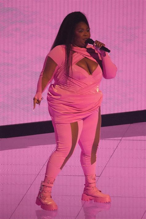 Lizzo Hits High Notes In Barbiecore Combat Boots At 2022 Mtv Vmas