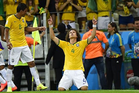 CRÔNICAS Brasil 2 X 1 Colômbia nas quartas de final