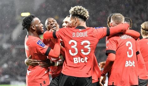 Ligue Domicile Le Stade Rennais Fait Tomber Le Psg Qui Reste