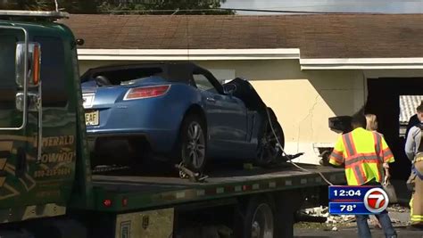 Driver Flees Scene After Crashing Car Into Pompano Beach Home Wsvn