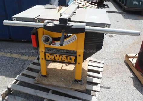 Dewalt Dw746 10 Table Saw 1 Unit Govdeals