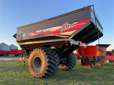 J M Grain Cart Machinery Pete