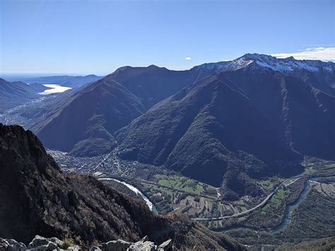 Dalla Cima Del Torrione Di Bettola Il Lago D Orta Hikr Org