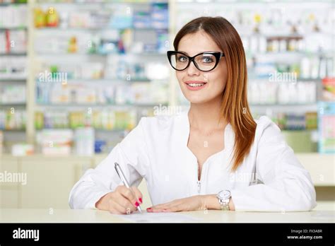 Pharmacist Writing Hi Res Stock Photography And Images Alamy