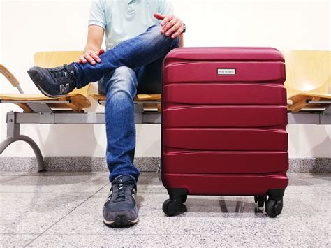 nowe zasady przewozu bagazu podrecznego ryanair  wizz air