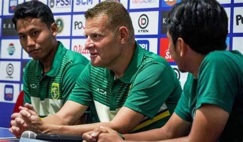 Josep Gombau Nyatakan Persebaya Siap Hadapi Pemuncak Klasemen Liga 1