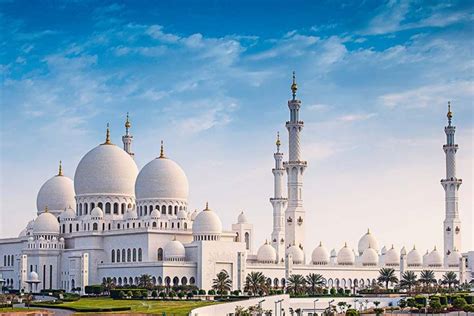 The Sheikh Zayed Grand Mosque In Abu Dhabi Welcomes 65 500 Believers