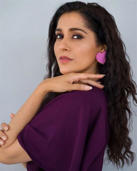 Rashmi Gautam Stunning Cliks Telugu Rajyam Photos