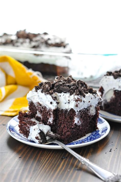 Oreo Pudding Poke Cake