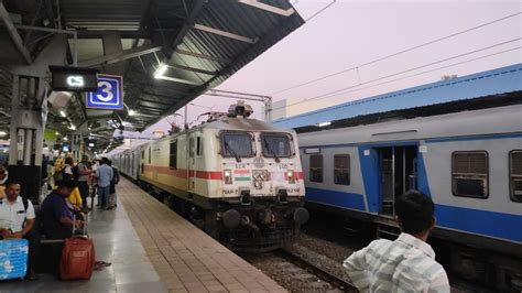 12026 Pune Secunderabad Shatabdi Express Arriving At Kalaburagi Railway