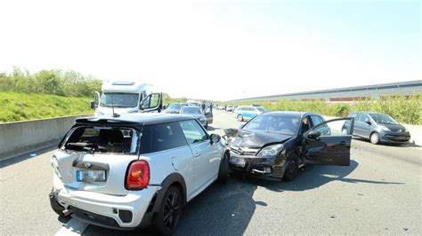 Unfall Und Sperrung Zwischen Oyten Und Posthausen Auf Der A1