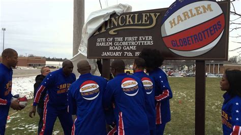 Harlem Globetrotters Unveil New Sign In Hinckley Il Youtube