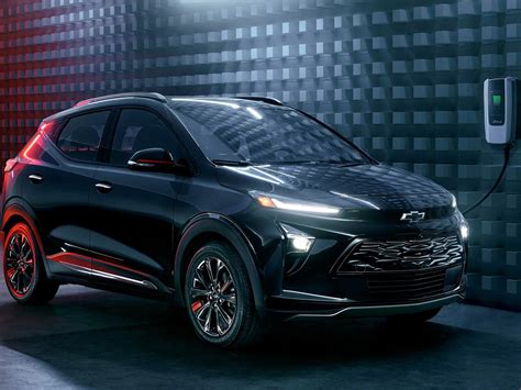 Does the Redline Treatment Make the 2023 Chevy Bolt EUV Cool?