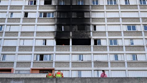 Bambino Di Anni Morto In Un Incendio A Marsiglia Feriti Una