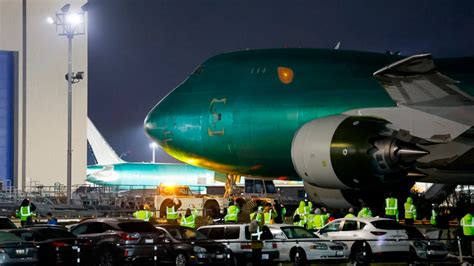 El último 747 de Boeing sale de la fábrica del estado de Washington