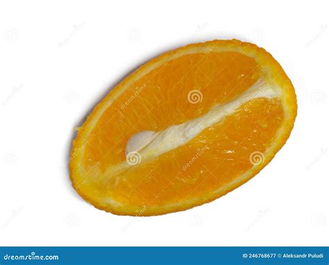 Rebanada De Naranja Sobre Fondo Blanco Aislamiento De Frutas Naranja