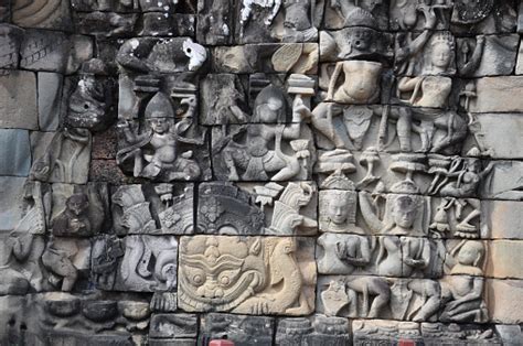 Angkor Wat Carvings And Statues Stock Photo - Download Image Now ...