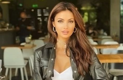 Stunning Brunette Model Alena Khovrina S Instagram