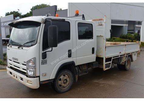 Buy Used 2010 Isuzu Npr Dual Cab Trucks In Listed On Machines4u