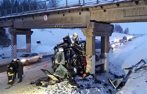 Russie Cinq morts et 21 blessés dans un accident de bus