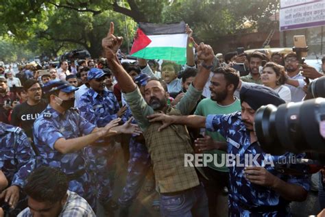 Aktivis Pro Palestina Gelar Aksi Solidaritas Di New Delhi Republika