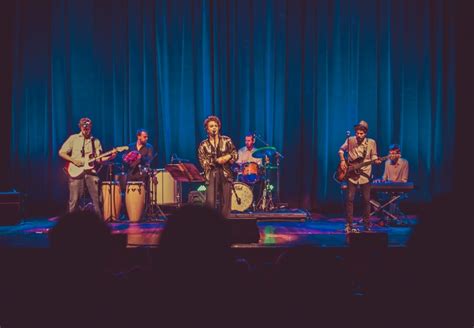 Ocidente Ac Stico Apresenta Tributo Elis Regina Camila Lopez E O Arrast O