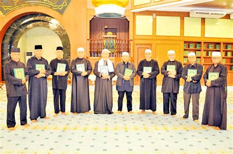 Mosque congregants organise Khatam Al-Quran | Borneo Bulletin Online