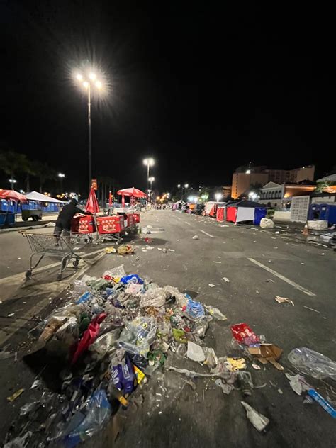 Vídeo Prefeitura de Florianópolis recolhe 30 toneladas de lixo no