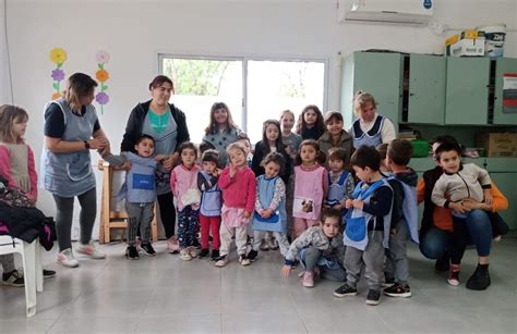 ALUMNOS AS DEL JARDÍN Nº 907 VISITARON EL TALLER DE MANUALIDADES DEL