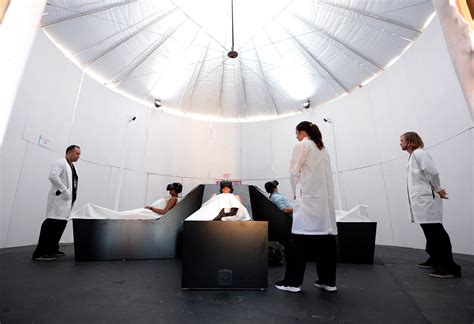 Behind The Thrills | SDCC 2016: Inside the Scary ‘American Horror Story