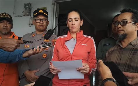 Denise Del Carmen Pendaki Asal Spanyol Jam Terjebak Di Gunung