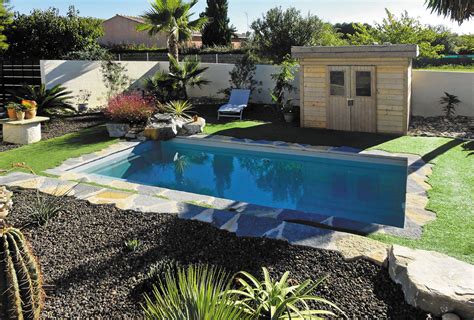 Installer Une Piscine Dans Un Petit Jardin Atout Piscines