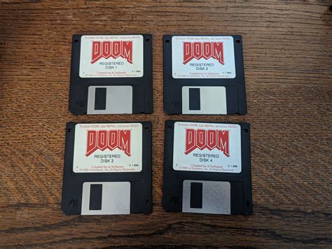 Doom Pc Big Box Game Floppy Discs V Cib W Manual