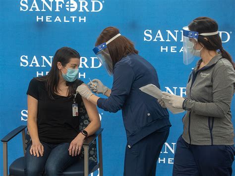 First Sanford Sioux Falls caregivers get COVID-19 vaccine - Sanford Health News