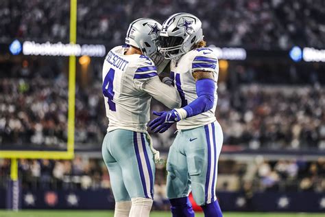 Ezekiel Elliott Fue Visto En La Práctica De Los Cowboys Junto A Dak