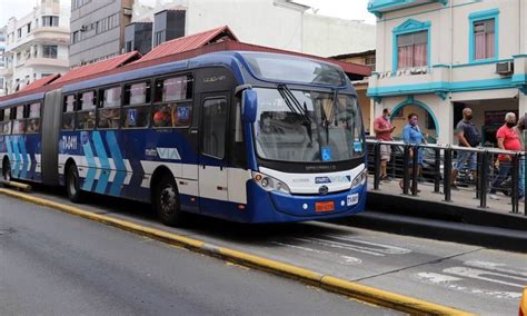 En 50 disminuirán multas por invadir el carril exclusivo de la Metrovía