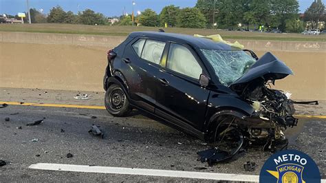 Wrong Way Driver In Dearborn Dies In Head On Collision