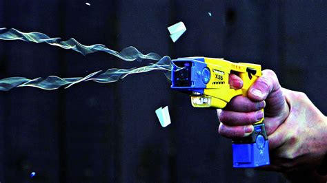 As Funcionan Las Pol Micas Pistolas Taser