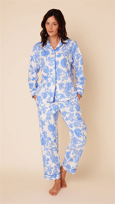 The Cats Pajamas Womens Chrysantheme Flannel Classic Pajama Set In Blue