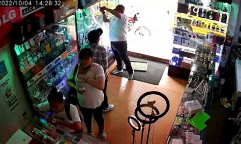 Polic A Captura A Los Tres Ladrones Que Habr An Asaltado Local En Orellana