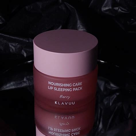 Маска бальзам для губ з екстрактом ягід Klavuu Nourishing Care Lip Sleeping Pack Berry Id