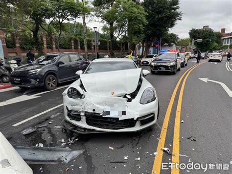 彎道車速過快衝對向 無辜保時捷挨撞！北市議員參選人母驚魂 Ettoday社會新聞 Ettoday新聞雲