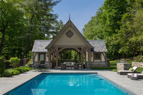 Mid Country Tudor Pool House Klassisch Pools New York Von