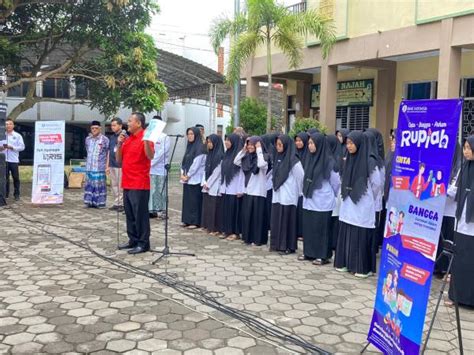 Kenalkan Sistem Pembayaran Milenial Pada Santri Ini Yang Dilakukan Bi