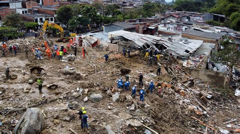 Al Menos 15 Muertos Por Un Deslizamiento De Tierra En Colombia